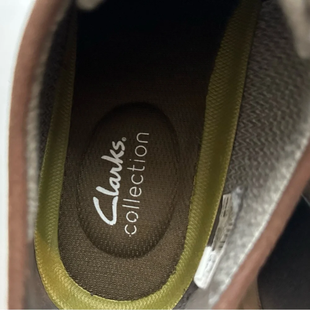 Clarks Brown Boat Shoes with Moc-Toe Stitching - Picture 3 of 5